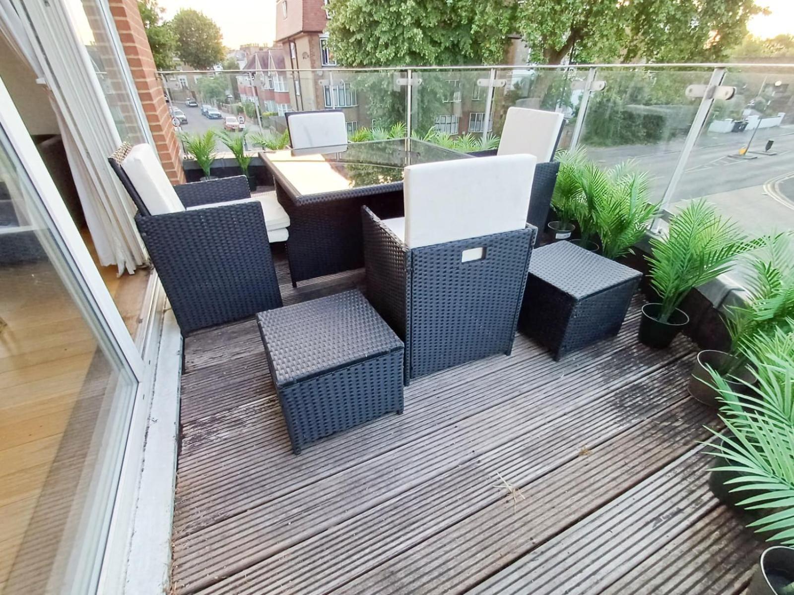 Clapham Court Penthouse Apartment London